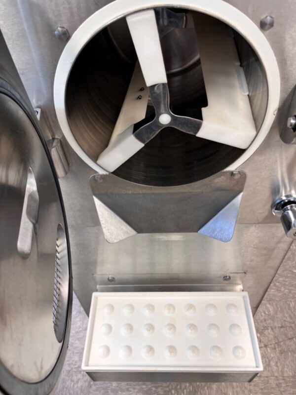 La Carpigiani LB 502 RTX G: excelencia en helado artesanal con tecnología avanzada para una producción sin esfuerzo y eficiente.