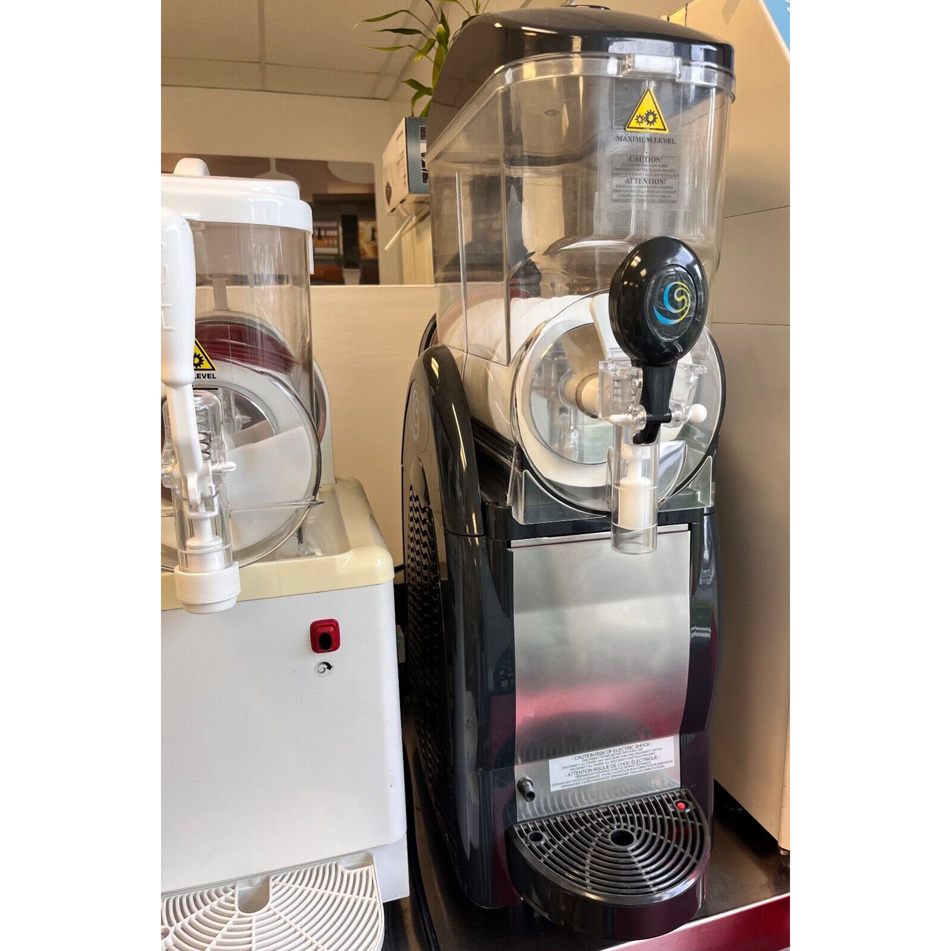 Granizadora Sencotel Spin 12-1 FF: Alta Capacidad y Diseño Seguro (como nueva) 3 Baluna - Foto - Producto - Granizadora - Sencotel - Spin 12-1 FF