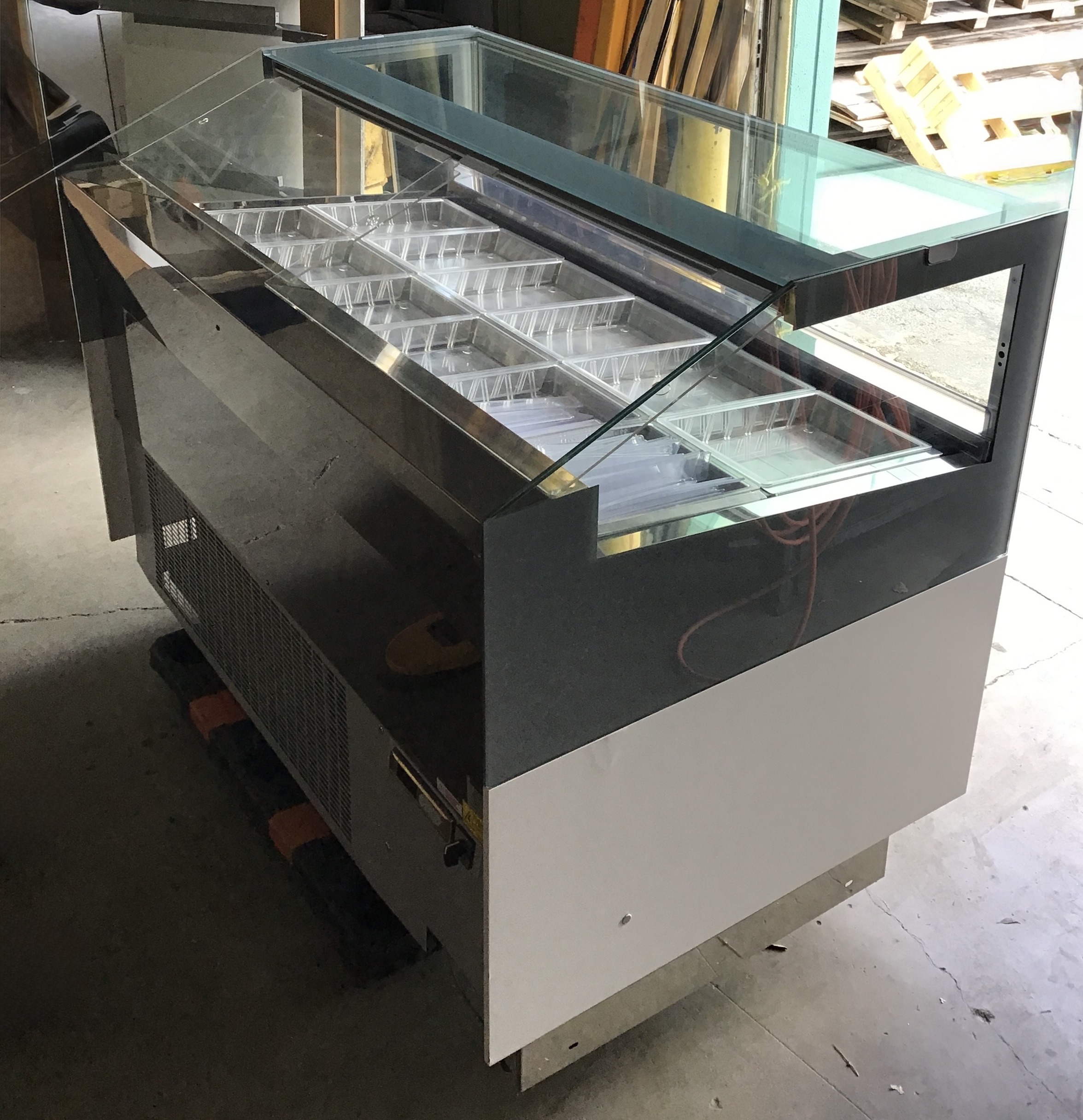 Vitrina de Gelato Italiana DBKM – 18 Pans (Usada) 8 Vitrina de Gelato Italiana DBKM – 18 Pans (Usada) - Imagen 6