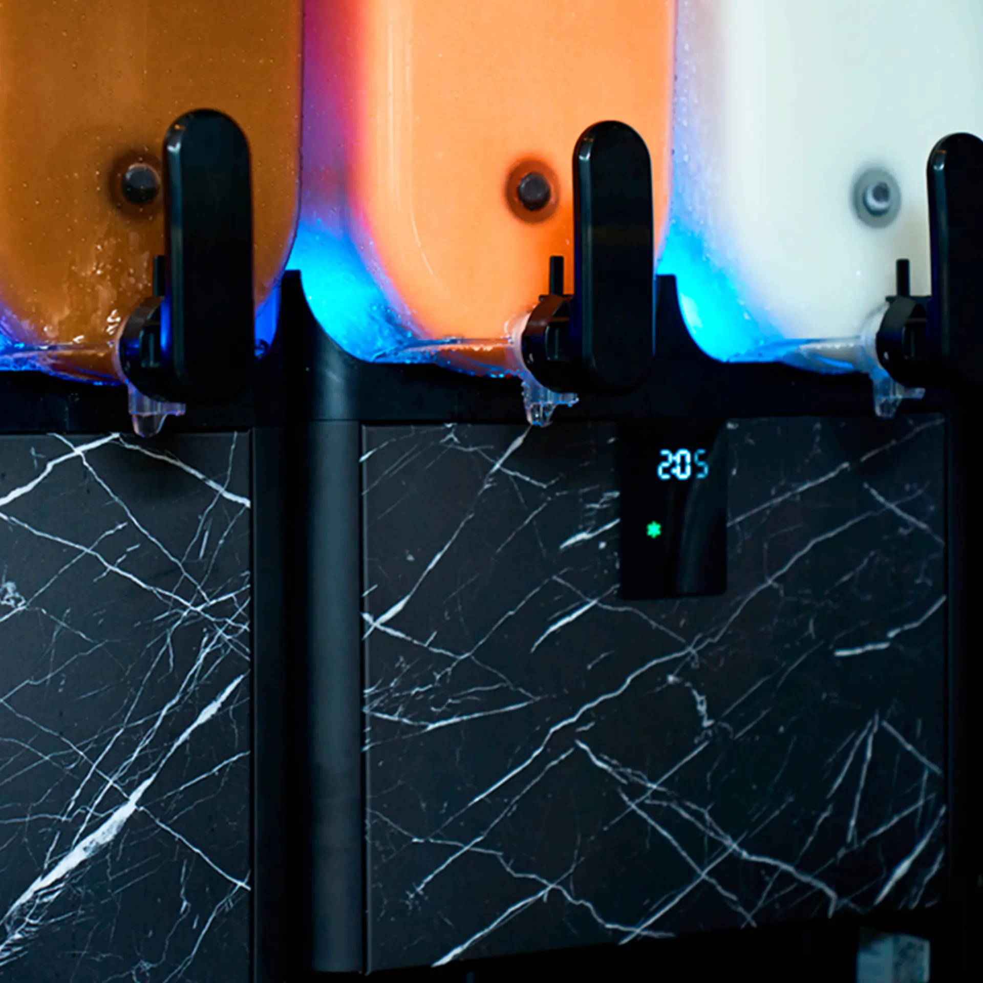 Baluna - Photo - Product - V-air - Slush Machine - Smart - For Cocktails, Slushies, and Sorbet